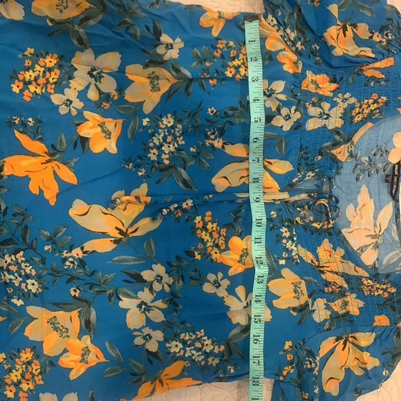Floral Blouse - Picture 5 of 6